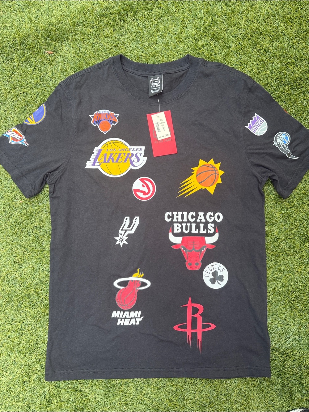 Ultra Game NBA All Team Logos Black T-Shirt Men’s Medium NWT